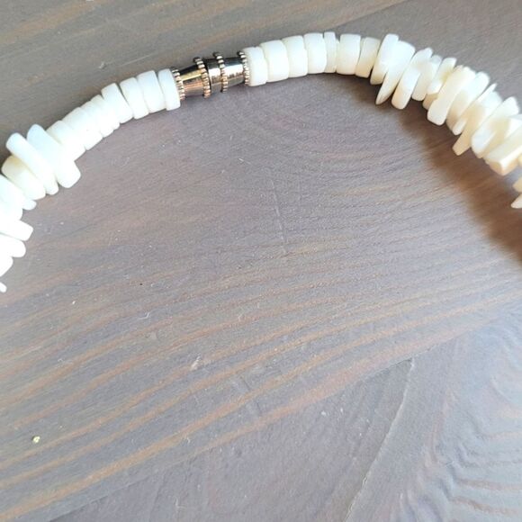New! White & Yellow Summer Shell Necklace Puka Light Pastel - Picture 5 of 6